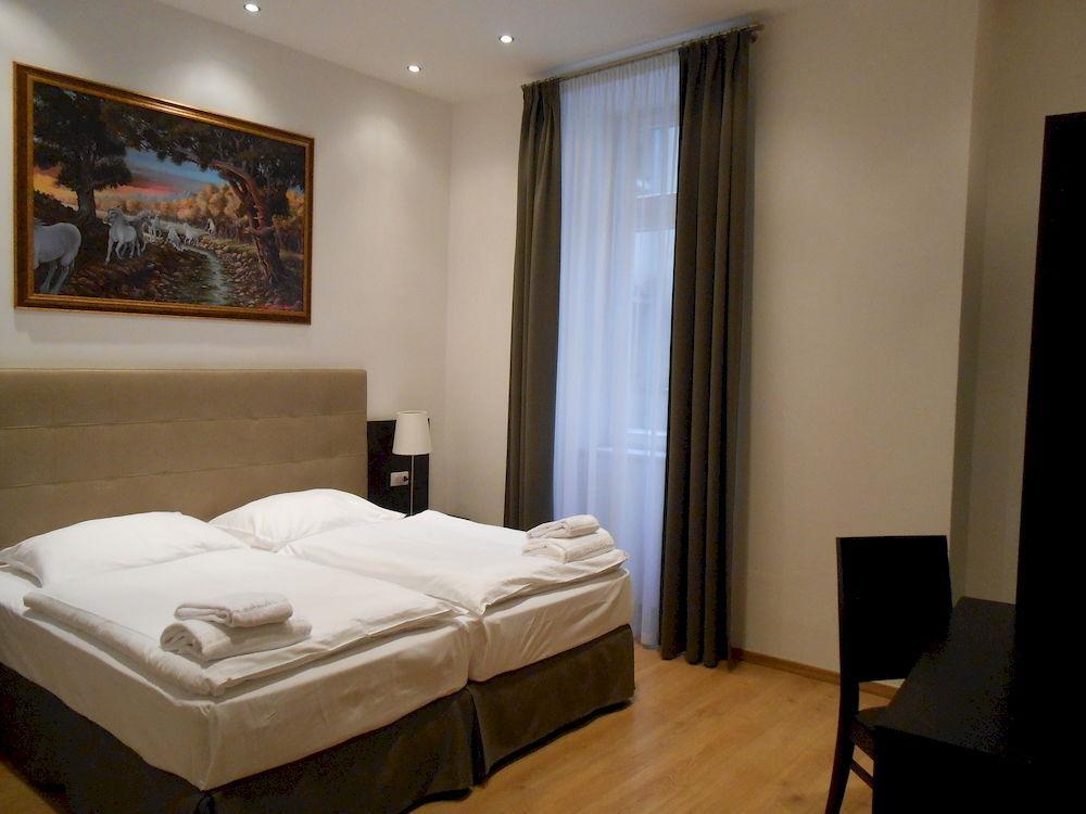 The Palace Suites And Apartments Prague Ngoại thất bức ảnh